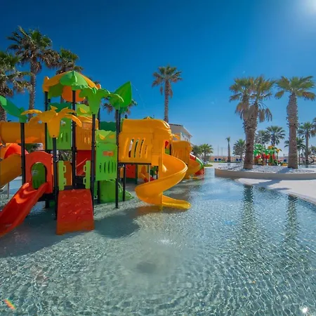 Family Village منتزه العطل