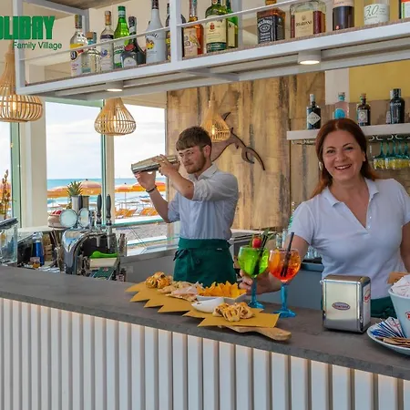 Family Village 홀리데이파크