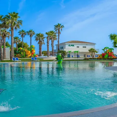 Family Village Tatil parkı *